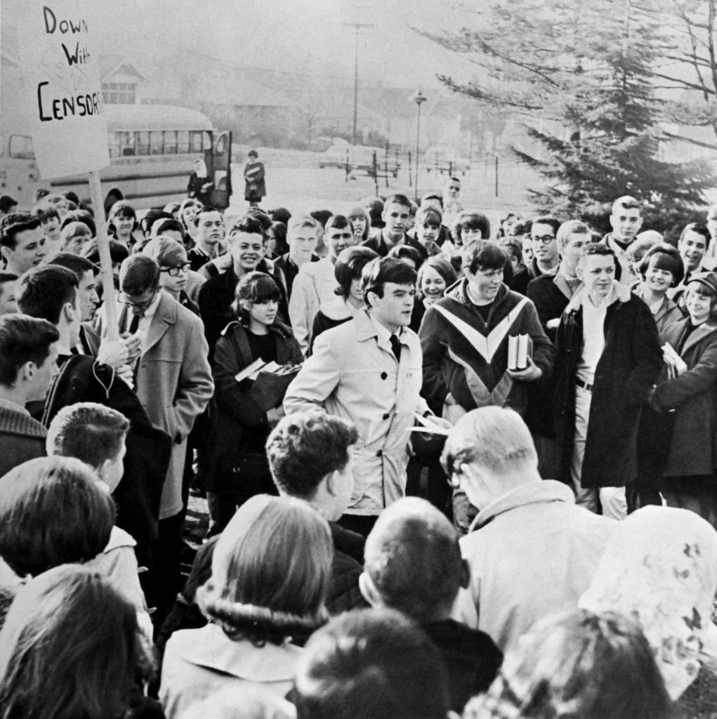 華盛頓李學生抗議檢查制度（1965藍色和灰色）